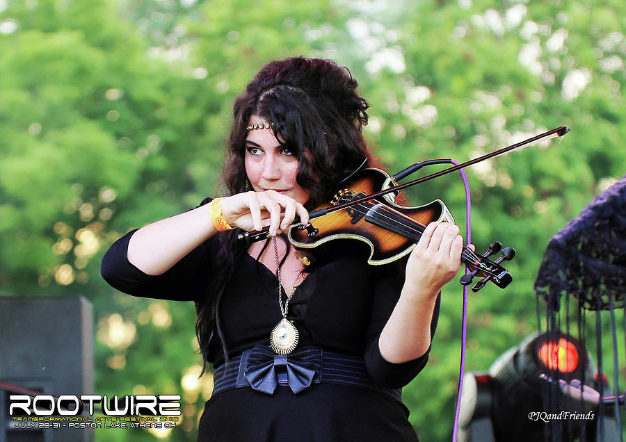Alasha Qiet Violinista RW2K16 Photograph by PJQandFriends Photography