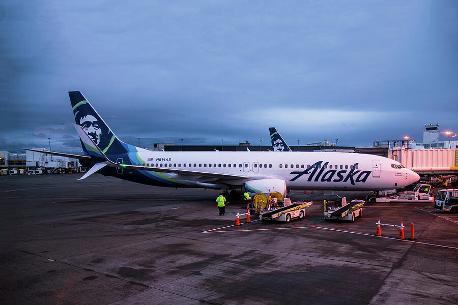 Alaska Airlines Boeing 737-800 at Seattle-Tacoma Airport Photograph by Erik Simonsen