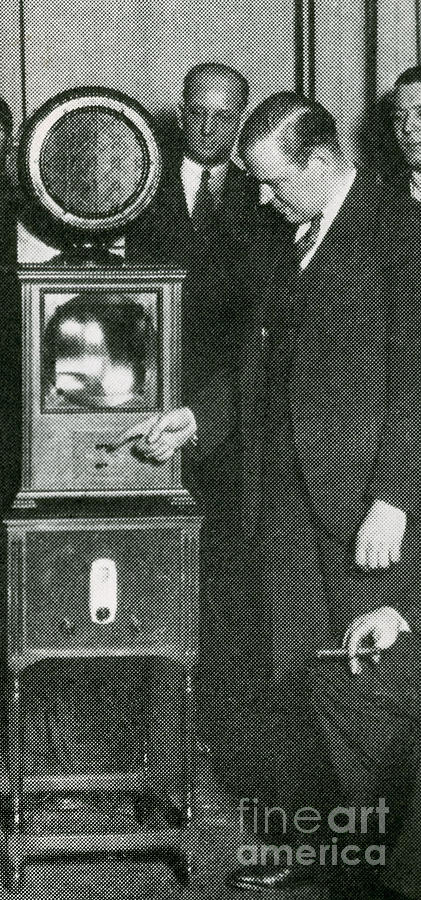Allen Dumont, American Scientist Photograph by Science Source