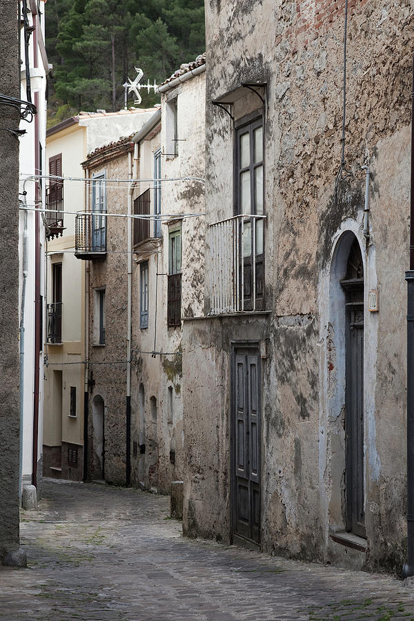 Alleyway in Sicily Photograph by Maria Heyens