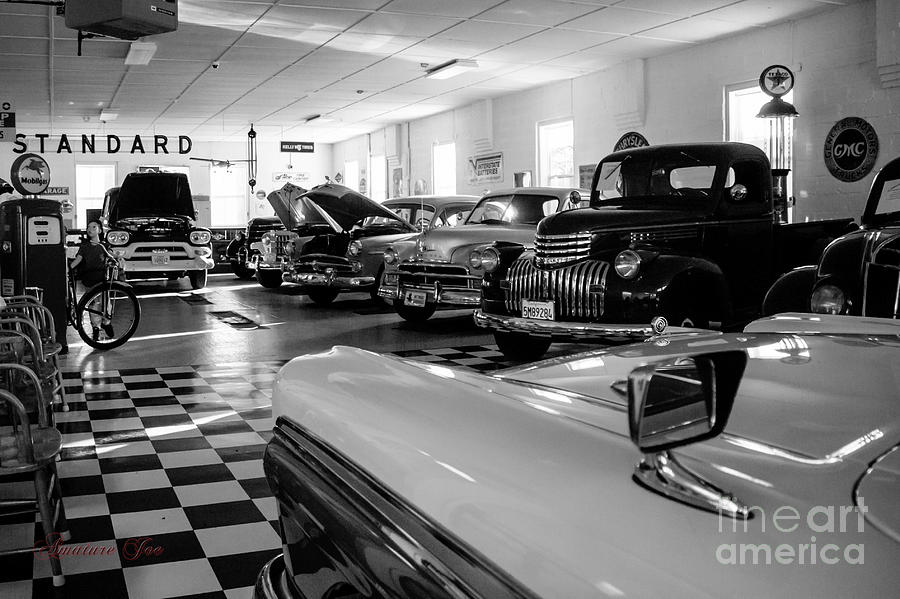 Black And White Photograph - American Classics  by Joe Russell