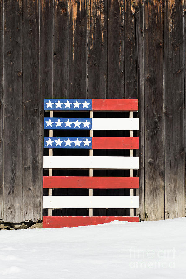 American Flag Painted on a Pallet Photograph by Edward Fielding