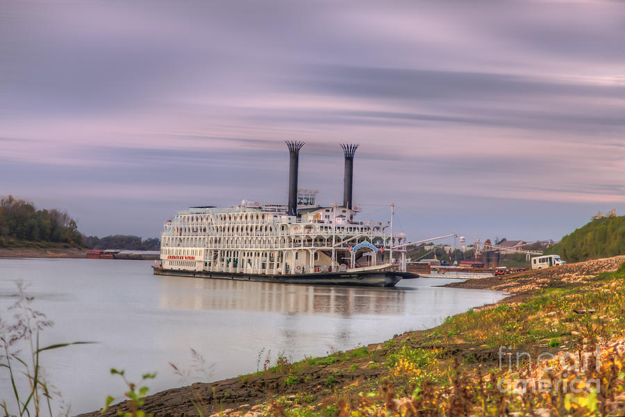 American Queen Photograph by Larry Braun