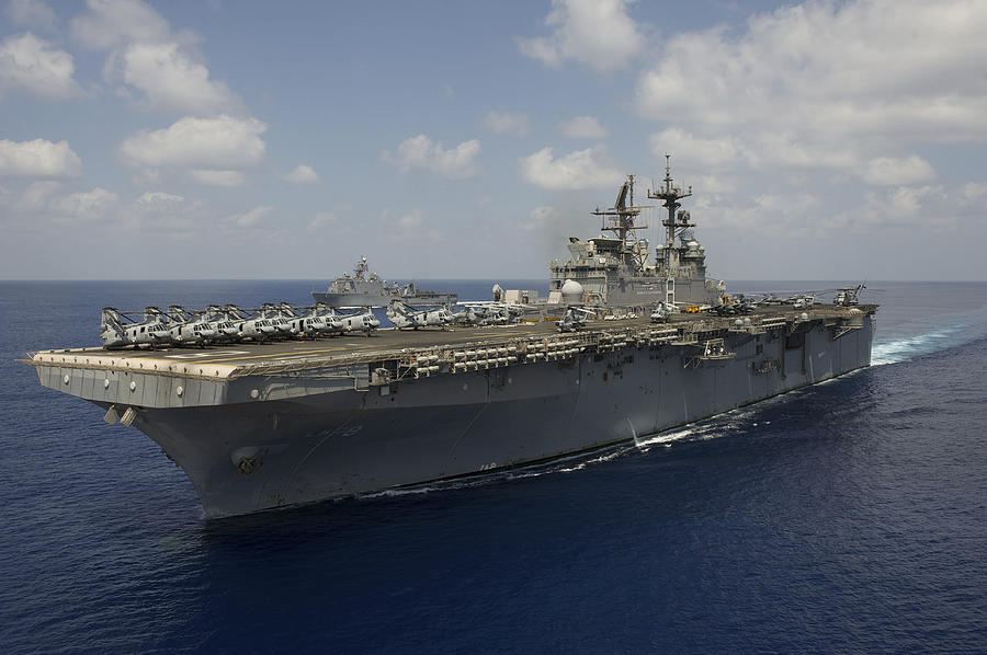 Amphibious Assault Ship Uss Makin Photograph by Stocktrek Images - Fine ...