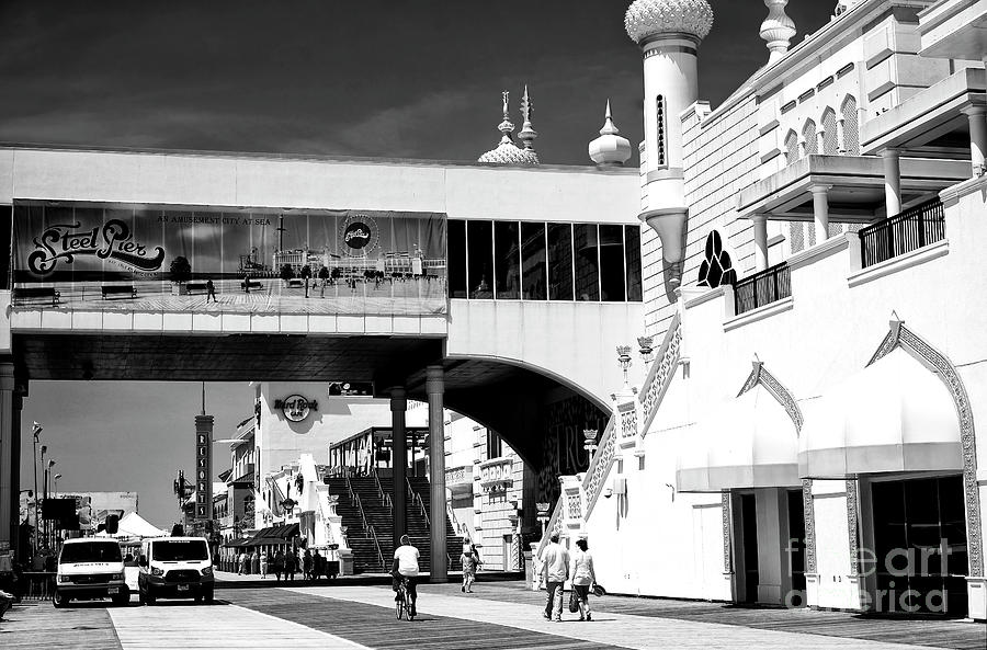 Amusement City at Sea in Atlantic City Photograph by John Rizzuto