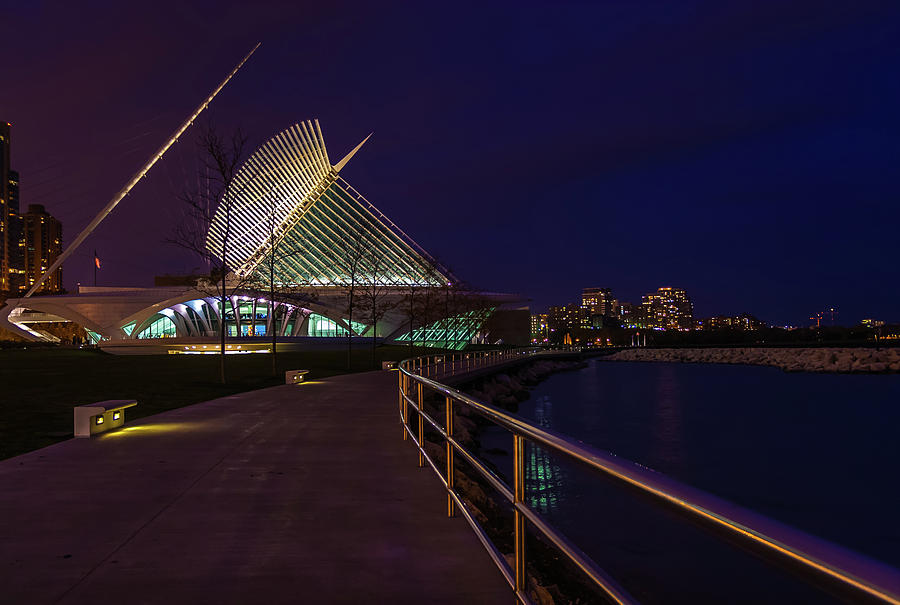 An Evening Stroll at the Calatrava Photograph by Chuck De La Rosa