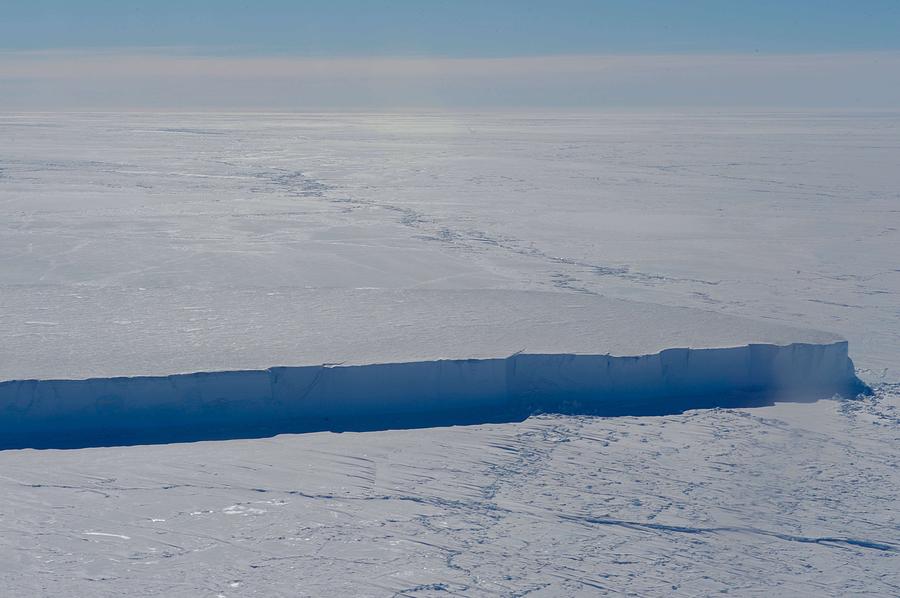 Antarctica Painting - An Iceberg Seen In Mcmurdo Sound, Antarctica by Celestial Images Antarctica Painting - An Iceberg Seen In Mcmurdo Sound, Antarctica by Celestial Images
