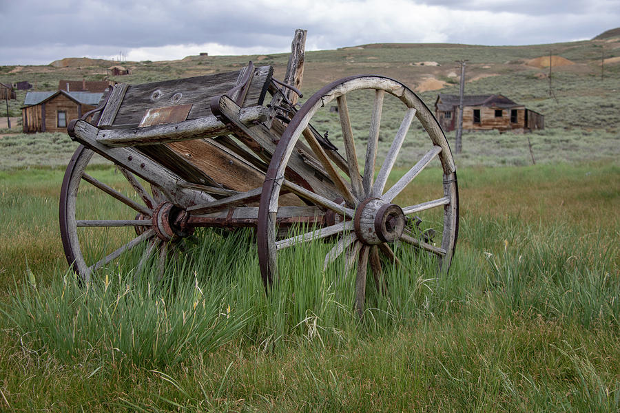 An Old Cart Photograph by Arne Beruldsen - Fine Art America