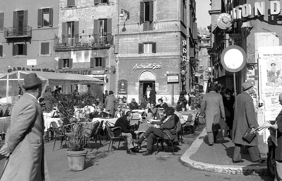 An ordinary day in Trastevere Photograph by Emanuel Tanjala