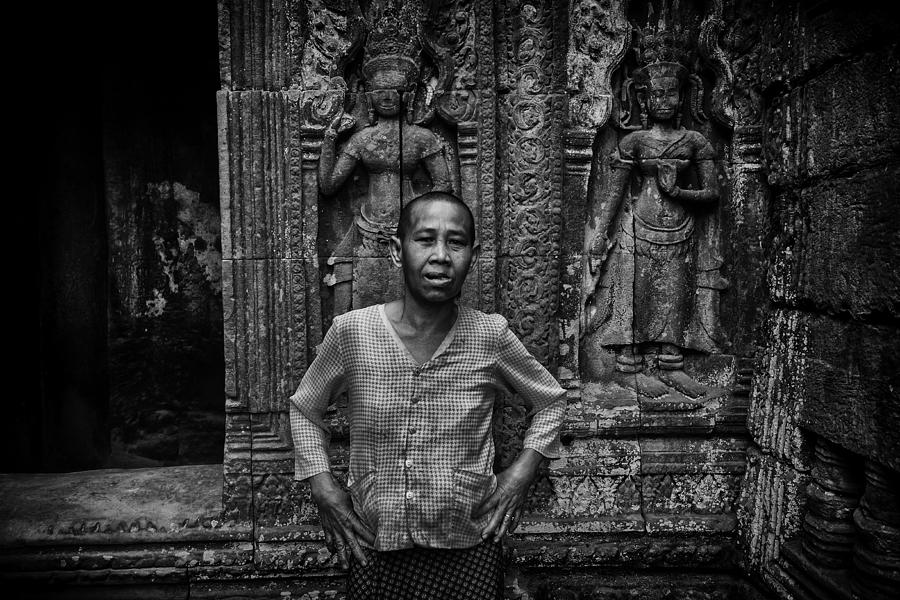 Angkor Wat temple Nun Photograph by David Longstreath