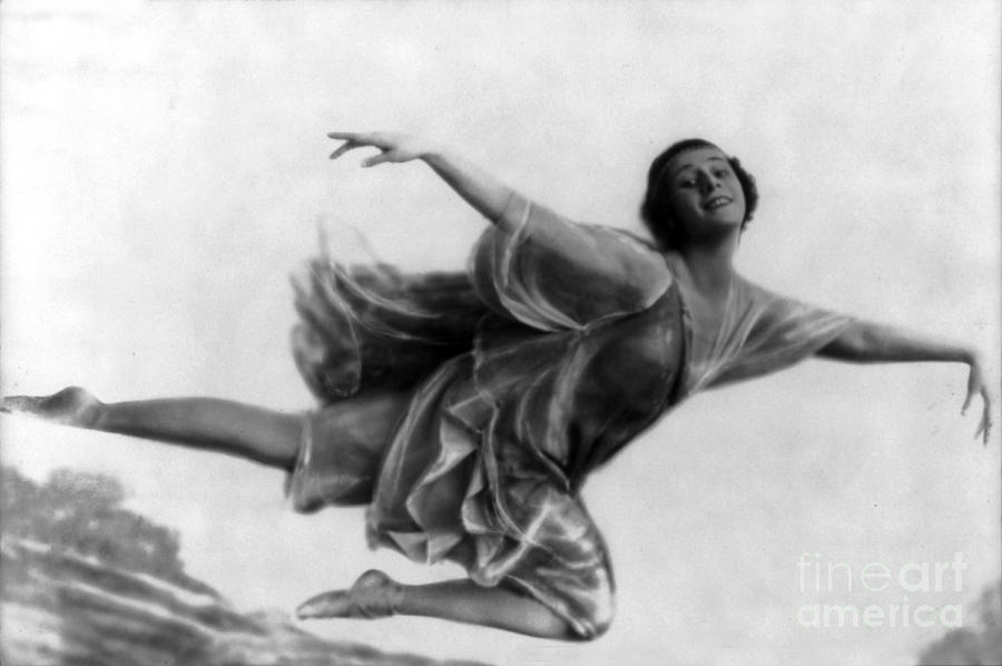 Anna Pavlova, Russian Prima Ballerina Photograph by Science Source