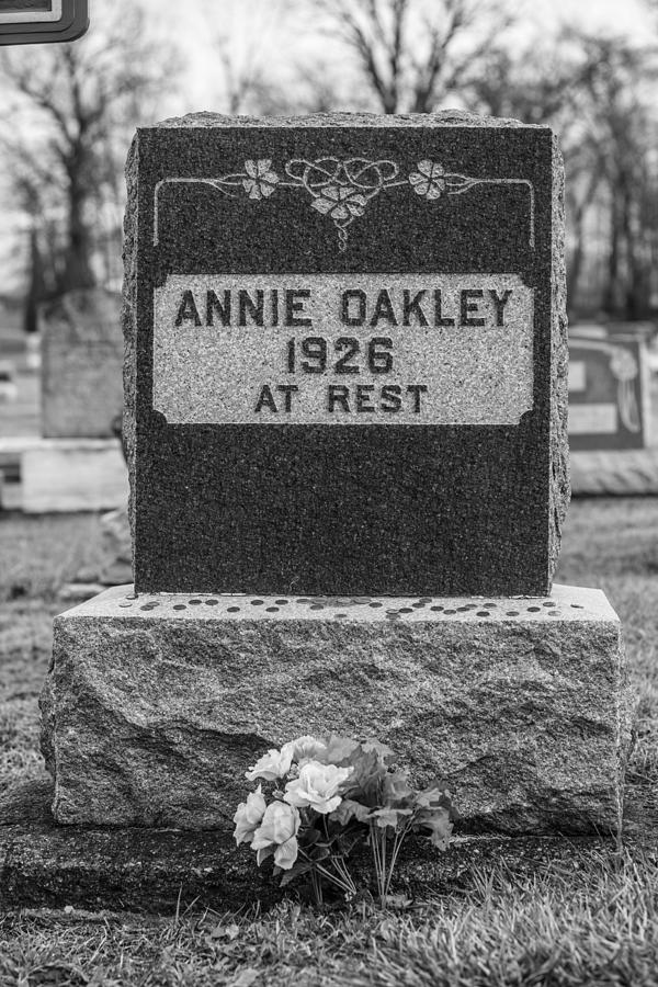 Annie Oakley Grave Photograph by John McGraw