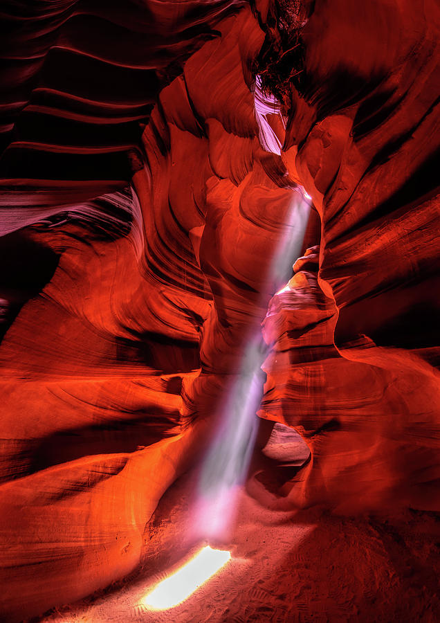 Antelope Canyon Shaft of Light Photograph by Paul LeSage