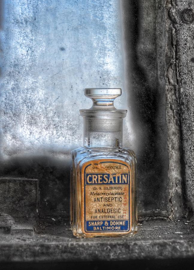Antique Cresatin Sharp Dohme Baltimore Maryland Medicine Bottle - Maryland Glass Corporation Photograph