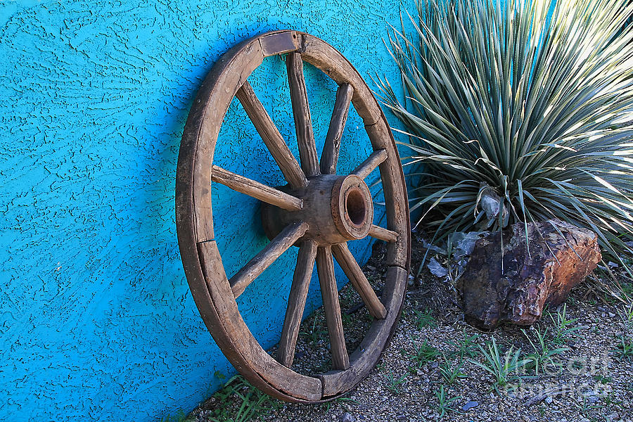 Antique Wagon Wheel Photograph by Teresa Zieba