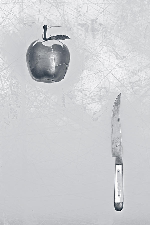 apple and knife intan paramaditha apple and knife intan paramaditha