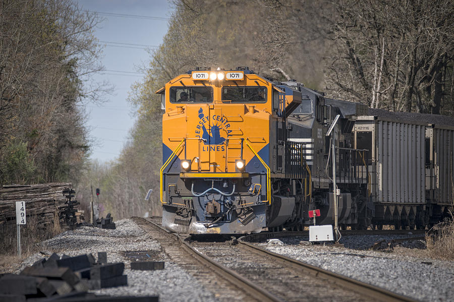 April 1 2016 Norfolk Southerns 1071 at Madisonville Ky Photograph by Jim Pearson