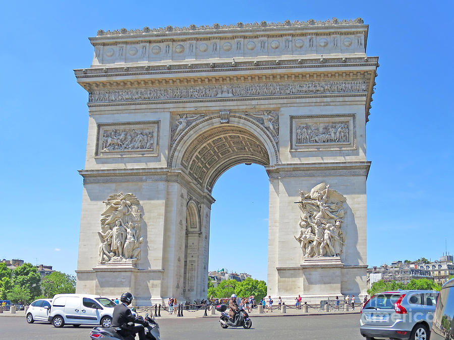 Arc de Triomphe Photograph by Ann Horn