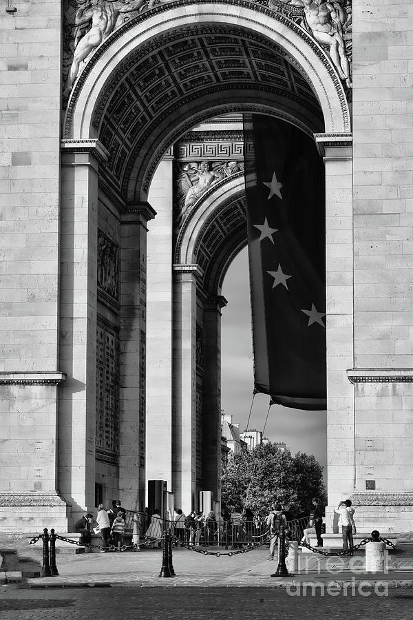 Arc de Triomphe BW Photograph by Chuck Kuhn