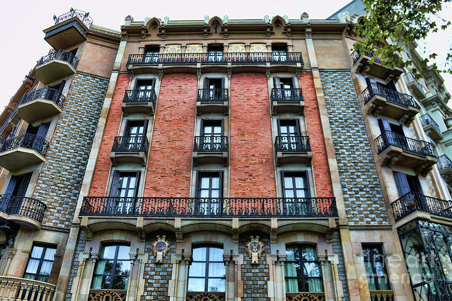 Architecture Barcelona VI Photograph by Chuck Kuhn