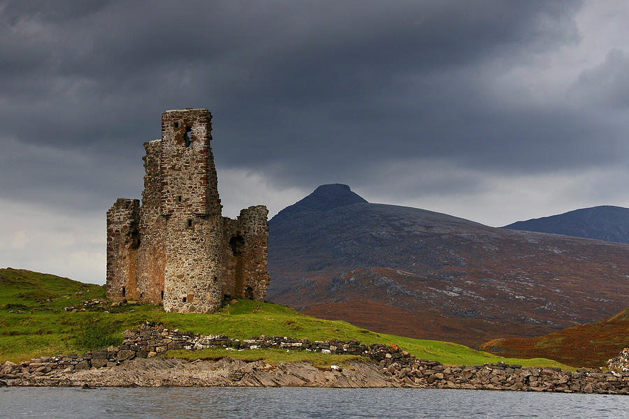 Ardvreck Castle Loch Assynt Photograph by John McKinlay