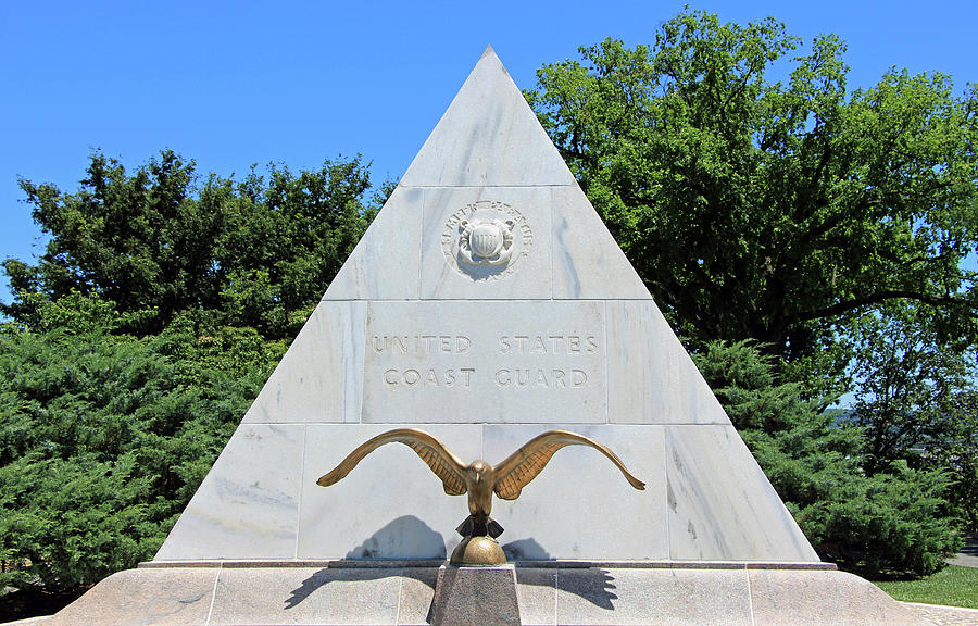 Arlington's United States Coast Guard Memorial -- The Pyramid ...