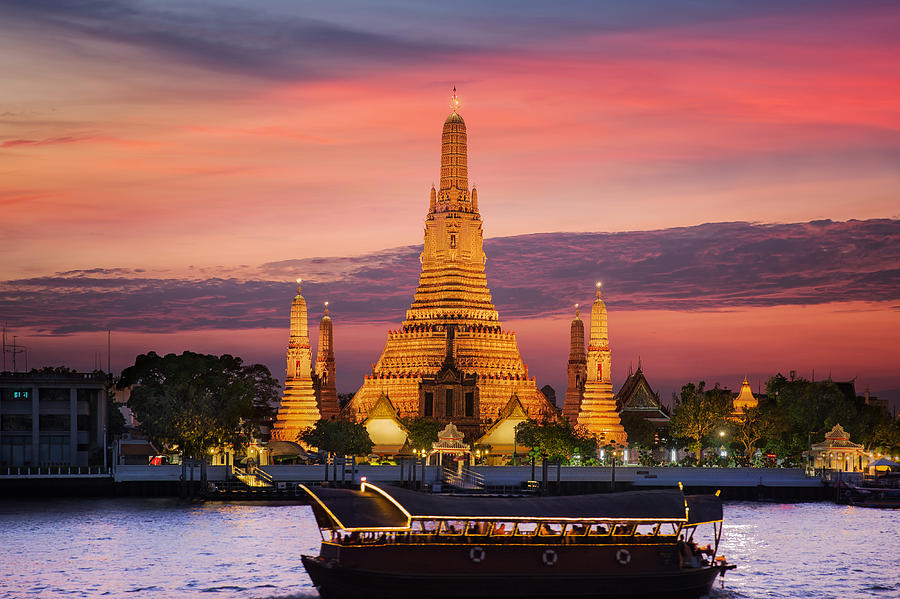 ArunTemple Photograph by Anek Suwannaphoom - Fine Art America