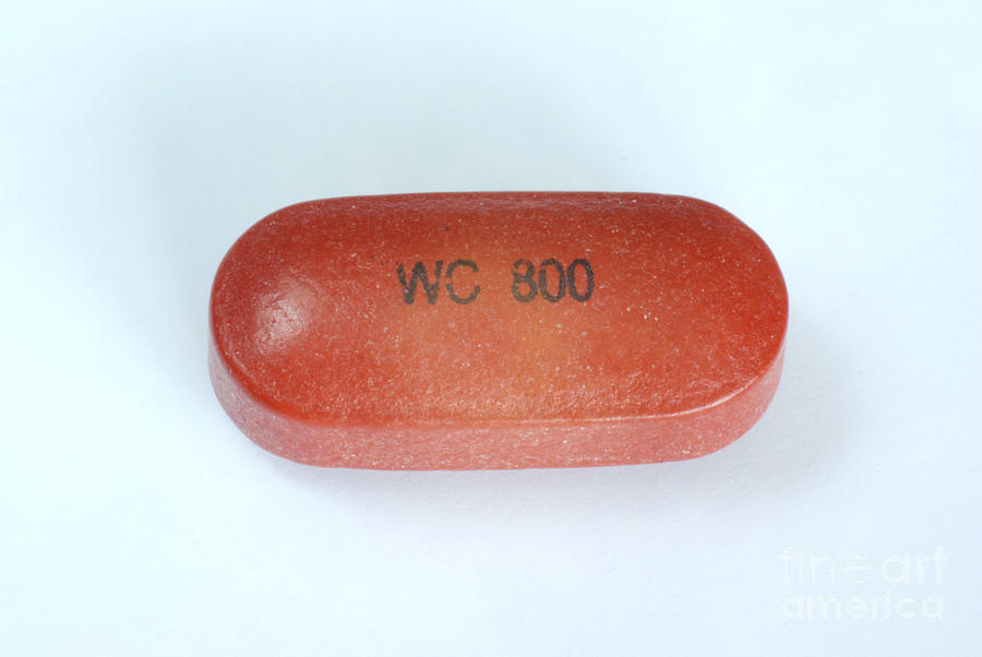Asacol Mesalamine 800 Mg Tablets Photograph by Scimat