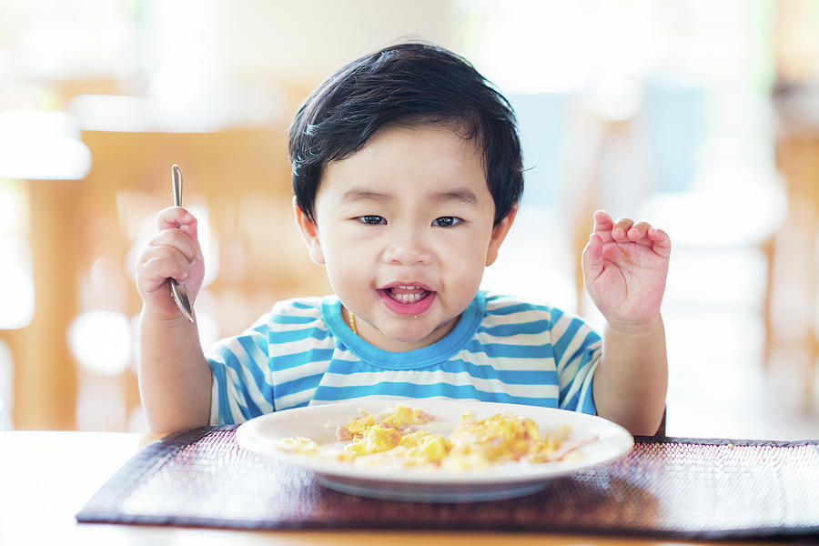 https://images.fineartamerica.com/images/artworkimages/mediumlarge/1/asian-baby-eating-a-breakfast-anek-suwannaphoom.jpg