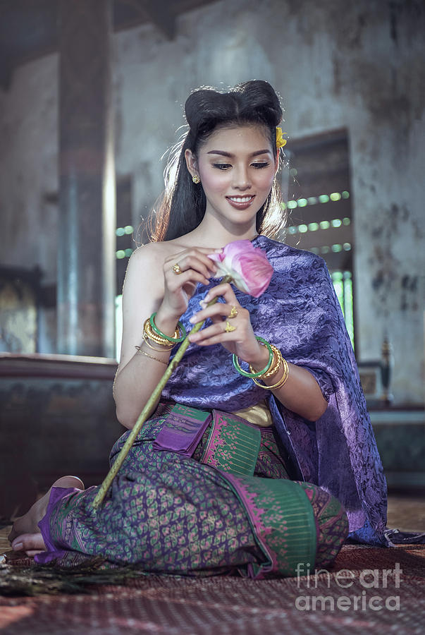 Thai hotsell cultural dress