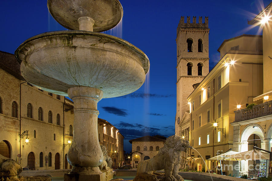 Assisi Piazza II Photograph by Brian Jannsen