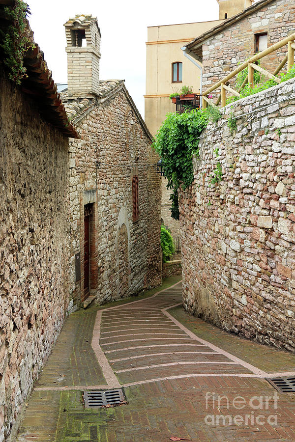 Assisi Walkway 1400 Photograph by Jack Schultz