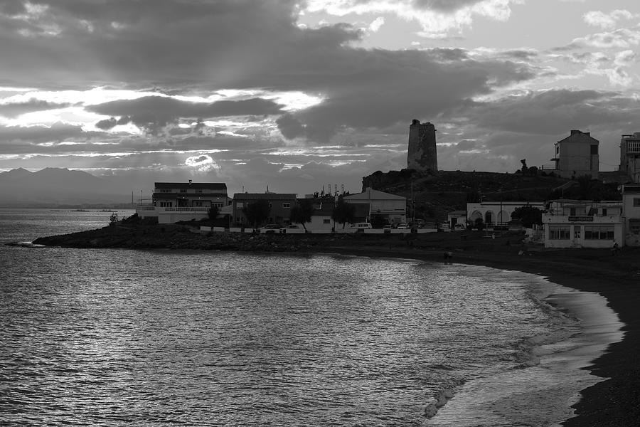 Atardecer blanco y negro Photograph by Jorge Martin