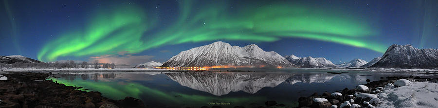 Nature Photograph - Aurora borealis by Per Ivar Hanssen