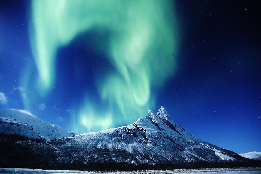 Nature Photograph - Auroral Twist by David Broome
