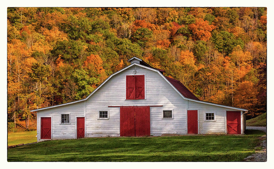 Autumn Barn Photograph by Reid Northrup