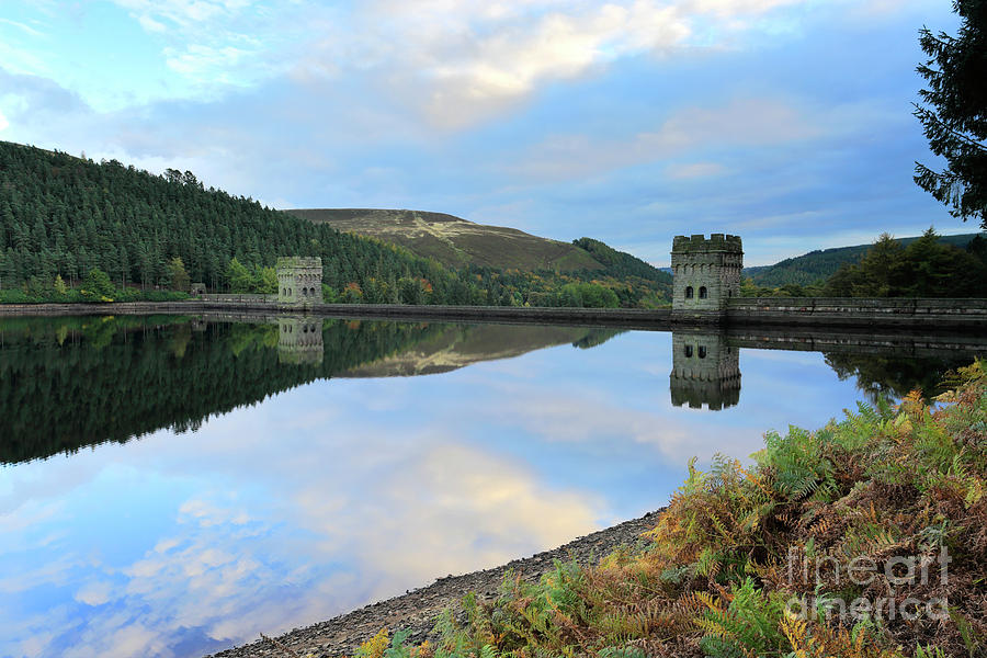 Derwent Dam And Reservoir Photograph By Darren Galpin