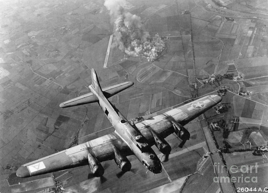 B-17 Flying Fortress Wwii Photograph by Granger