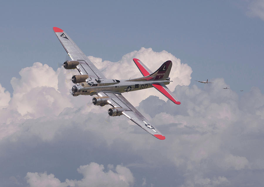 B17 - The Last lap Photograph by Pat Speirs