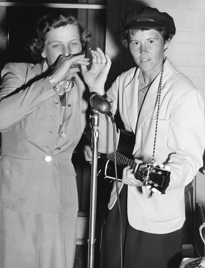 Babe Didrikson And Betty Dodd Photograph by Underwood Archives