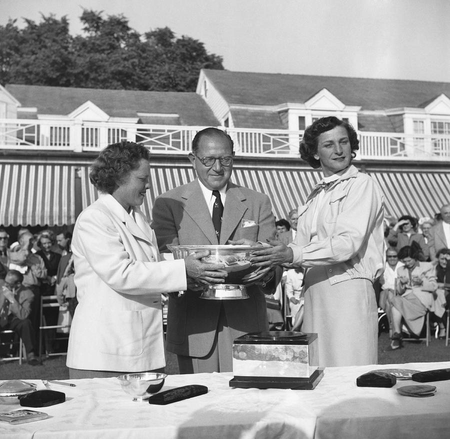 Babe Didrikson And Patty Berg Photograph by Underwood Archives