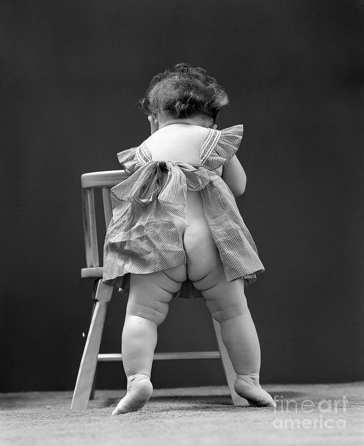 Baby Girl In Pinafore, 1940s Photograph by H. Armstrong Roberts/ClassicStock