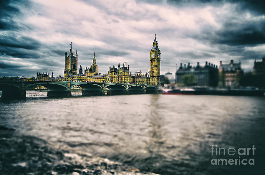 Sky Photograph - Back in London by Alessandro Giorgi Art Photography Sky Photograph - Back in London by Alessandro Giorgi Art Photography