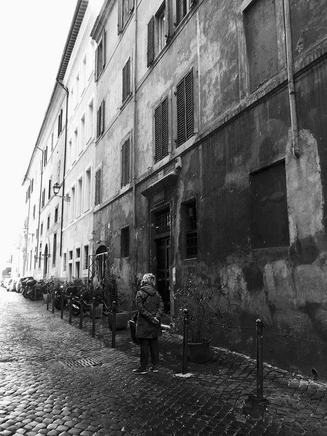 Back Streets of Rome Photograph by Gordon Daugherty | Fine Art America
