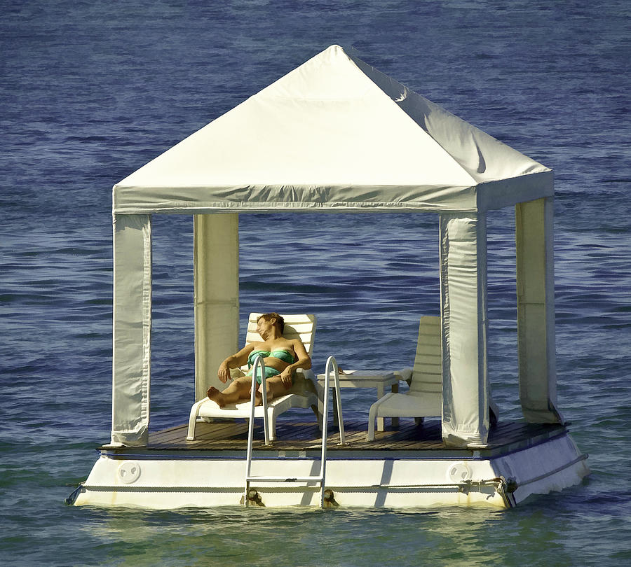 bali cabana lounger float