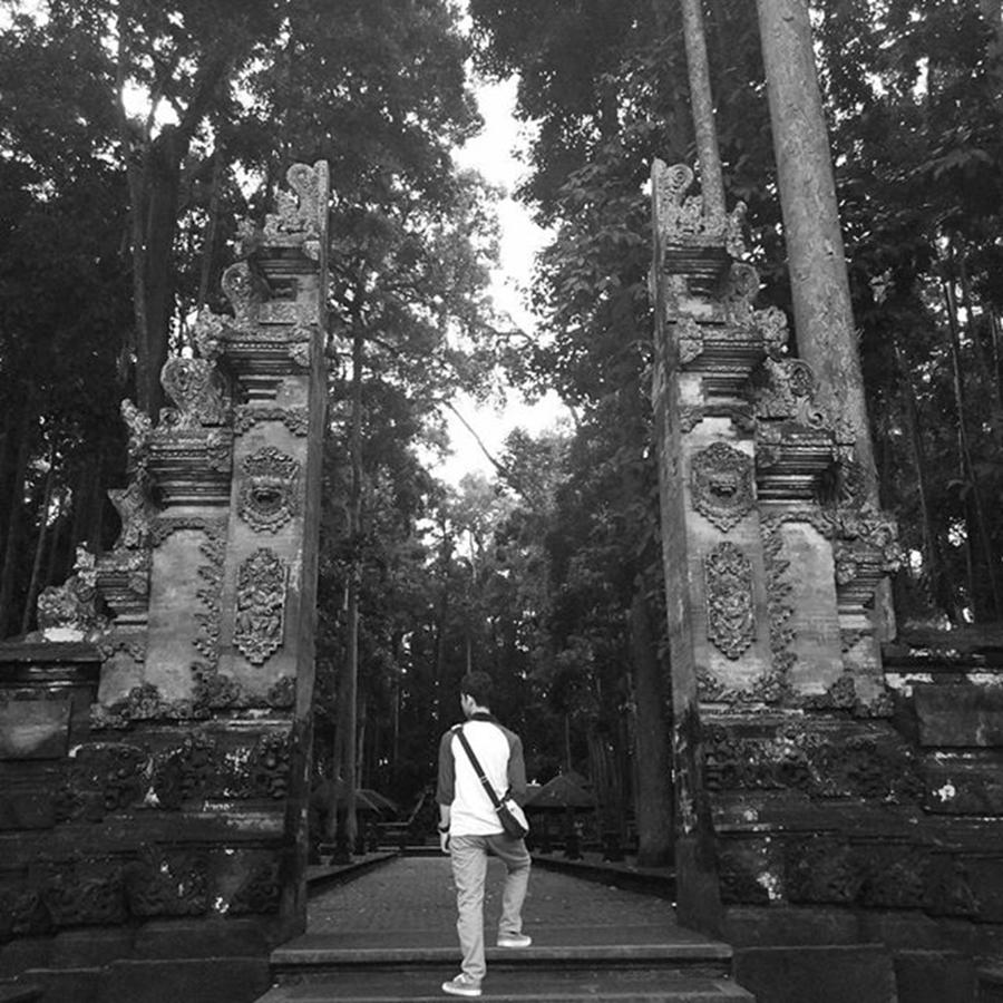 Balinese Photograph - Balinese Candi Bentar

#nowupdate by Putu Redika Bayu Purnama