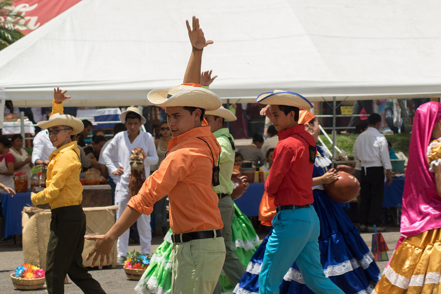 Ballet Folklorico De El Salvador Photograph By Totto Ponce Fine Art America