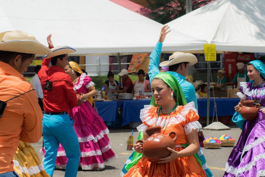 Ballet Folklorico De El Salvador Photograph By Totto Ponce