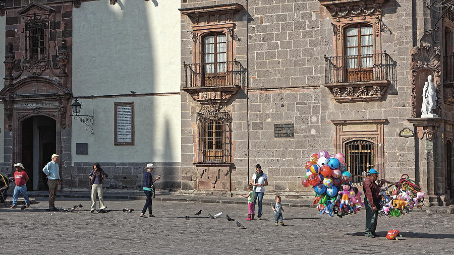 Balloon seller, San Miguel 2014 by Chris Honeyman Balloon seller, San Miguel 2014 by Chris Honeyman