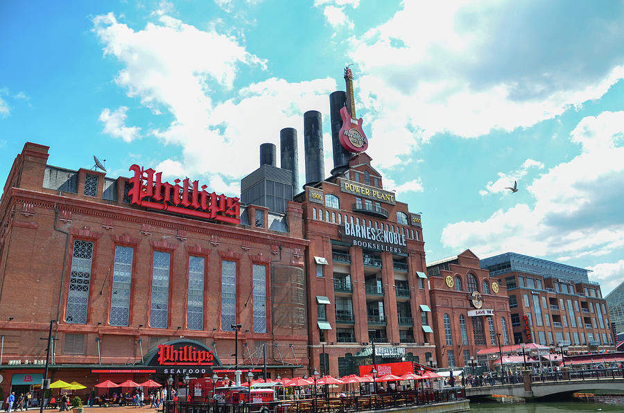 Baltimore Maryland - The Power Plant Photograph by Bill Cannon